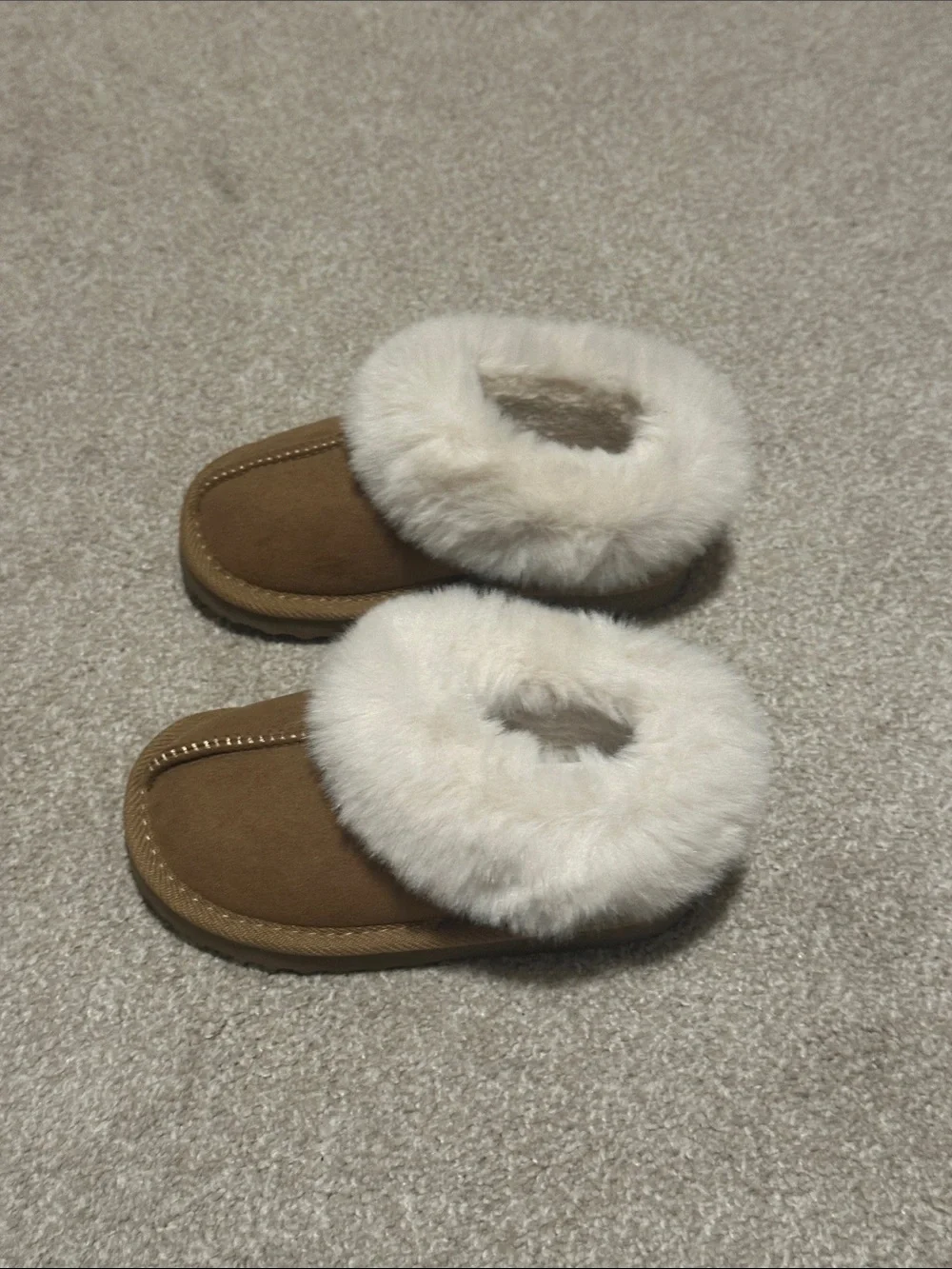 Cat and Jack Kids slippers